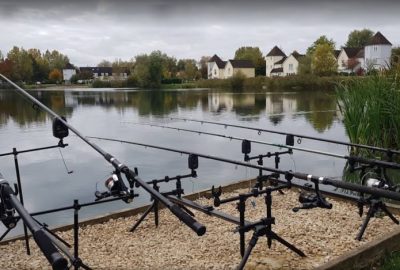 Fishing platform at Windrush Lake